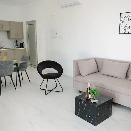 Apartment Nissi Route 76 *